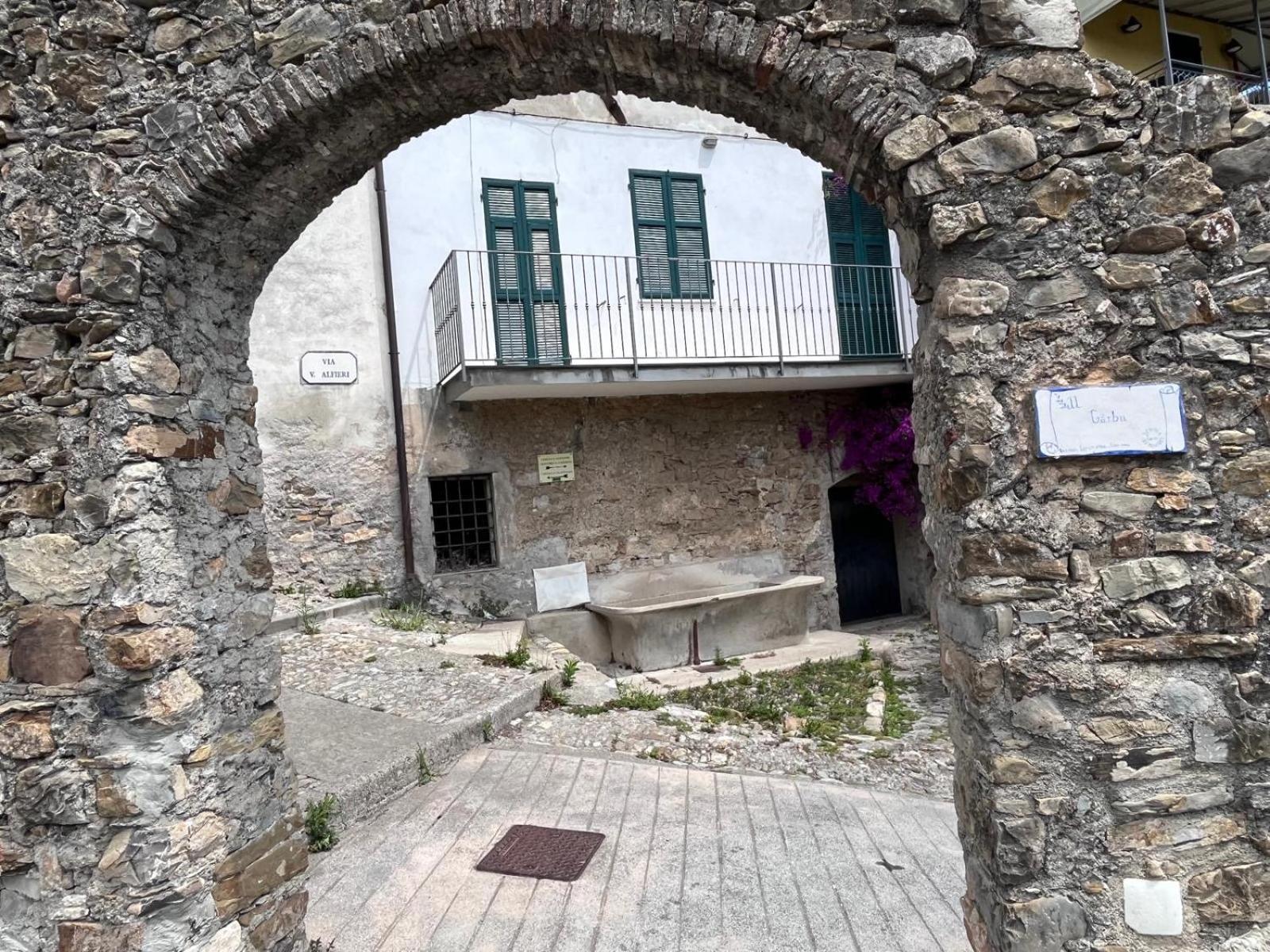 Bed and Breakfast La Finestra Sul Borgo Cervo Exterior foto